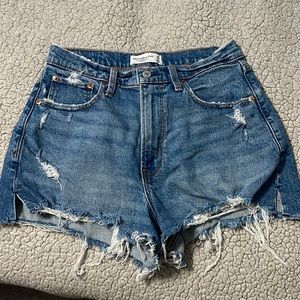 Abercrombie Curve Love High-rise Mom Short